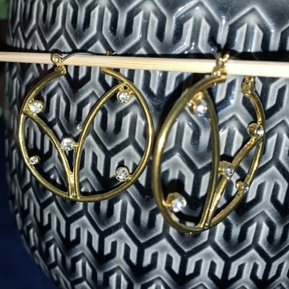 Large Gold and CZ Hoop Earings - Picture 2 of 13